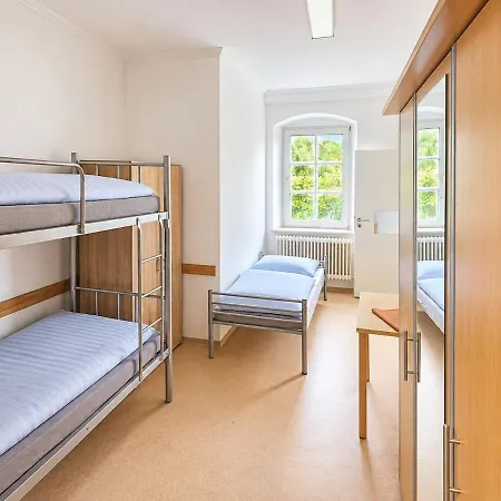 Nordquartier - Helles Dreibettzimmer - E03 *